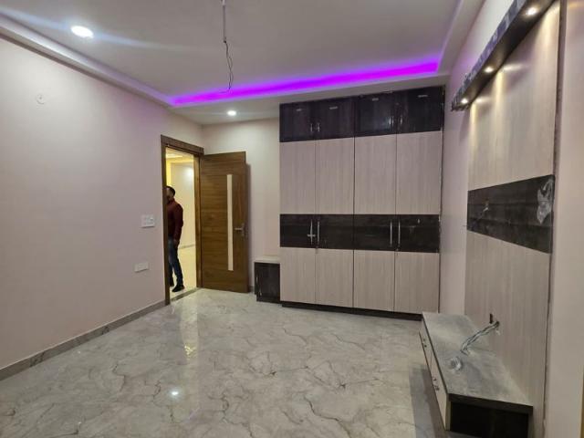 Resale | 3 BHK 1129 Sq.Ft. Apartment in Wave City