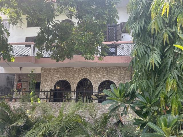Resale | 3 BHK + 112 Sq.Mt. Independent House in RWA Apartments Sector 19