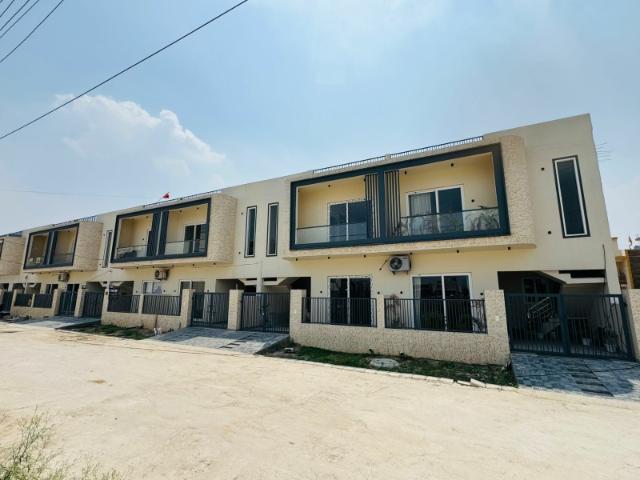 Resale | 3 BHK 112 Sq.Yd. Independent House in Sunny Enclave