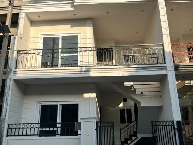 Resale | 3 BHK 112 Sq.Yd. Independent House in Sector 124
