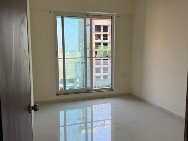 Resale | 3 BHK 1130 Sq.Ft. Apartment in Oberoi Forestville