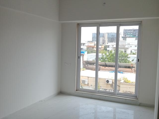 Resale | 3 BHK 1131 Sq.Ft. Apartment in New Saket Apartment