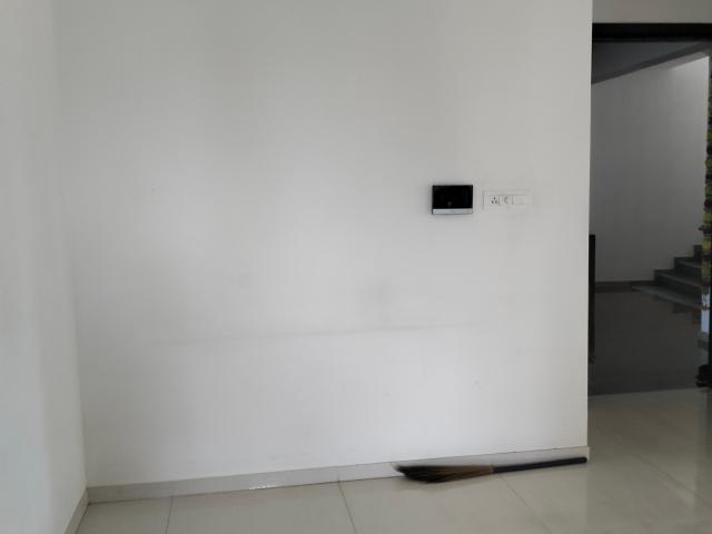 Resale | 3 BHK 1244 Sq.Ft. Apartment in Runal Gateway