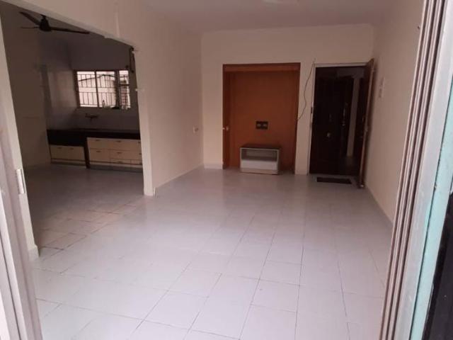 Resale | 3 BHK 1248 Sq.Ft. Apartment in SRK Oval Nest