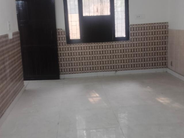 Resale | 3 BHK 1250 Sq.Ft. Apartment in Janakpuri
