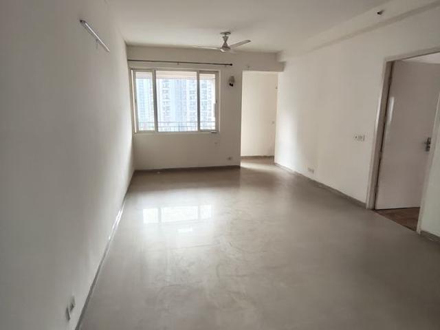 Resale | 3 BHK 1250 Sq.Ft. Apartment in Jaypee Greens Kosmos