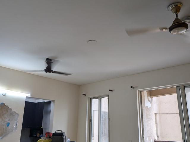 Resale | 3 BHK 1250 Sq.Ft. Apartment in Jaypee Greens Kosmos