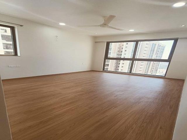 Resale | 3 BHK 1250 Sq.Ft. Apartment in Runwal Bliss