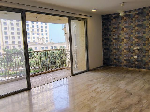 Resale | 3 BHK + 1258 Sq.Ft. Apartment in Hiranandavi Rodas Enclave Rosehill