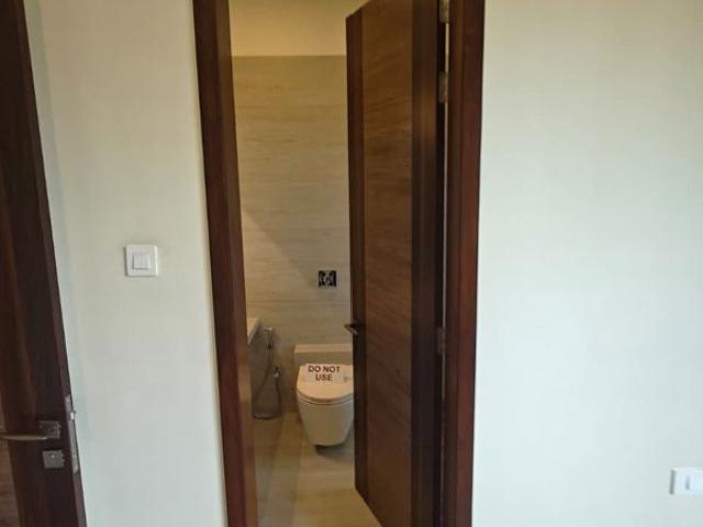 Resale | 3 BHK 1262 Sq.Ft. Apartment in Paradise Sai World Empire