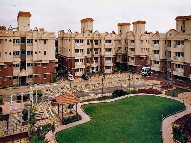 Resale | 3 BHK + 1275 Sq.Ft. Apartment in Unitech Heritage Estate