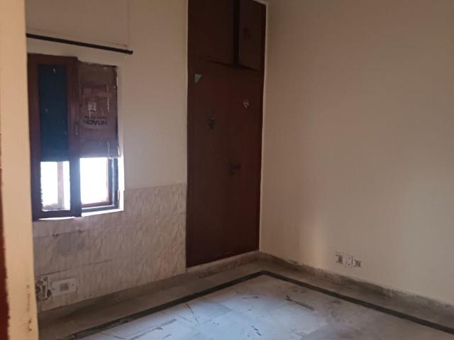 Resale | 3 BHK 127 Sq.Mt. Apartment in Express Green