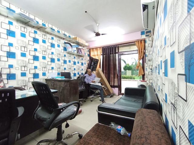 Resale | 3 BHK 1285 Sq.Ft. Apartment in Shri Ram Heights