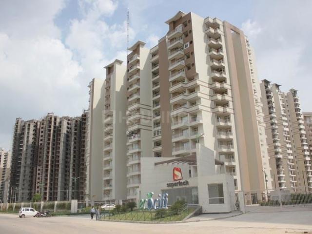 Resale | 3 BHK 1295 Sq.Ft. Apartment in Supertech Ecociti