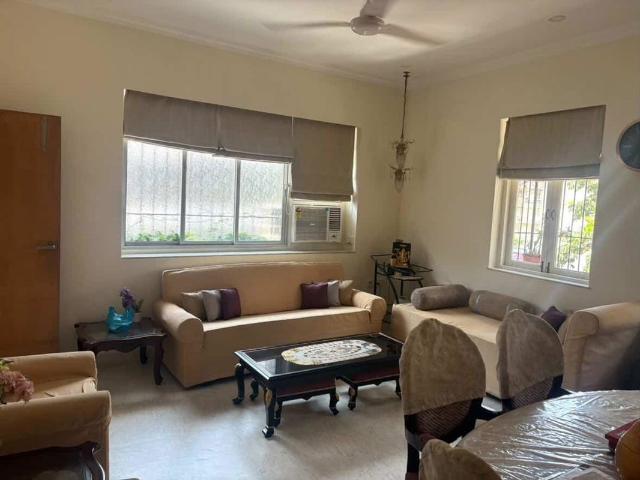 Resale | 3 BHK 1298 Sq.Ft. Apartment in Cuffe Parade