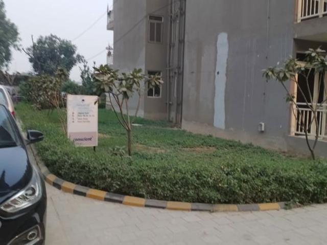 Resale | 3 BHK 1200 Sq.Ft. Apartment in Conscient Habitat 78