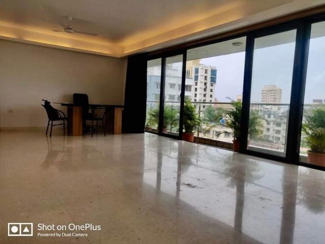 Resale | 3 BHK 1200 Sq.Ft. Apartment in Dheeraj Izaara