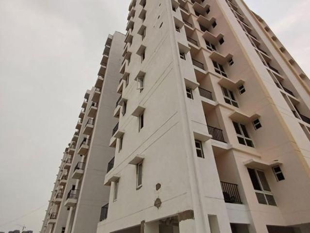 Resale | 3 BHK 1200 Sq.Ft. Apartment in E Square Aspire