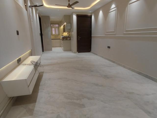 Resale | 3 BHK 1200 Sq.Ft. Apartment in Janakpuri C3a