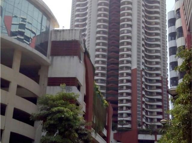 Resale | 3 BHK 1200 Sq.Ft. Apartment in Lower Parel