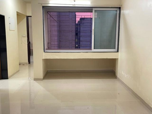 Resale | 3 BHK 1200 Sq.Ft. Apartment in Lokhandwala Octacrest