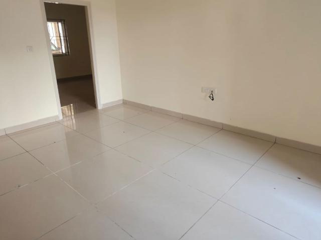 Resale | 3 BHK 1200 Sq.Ft. Apartment in Sky Gold Elegance