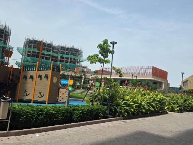 Resale | 3 BHK + 1205 Sq.Ft. Apartment in Ashiana Amarah