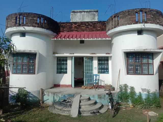 Resale | 3 BHK 1205 Sq.Ft. Independent House in RWA Apartments Sector 47