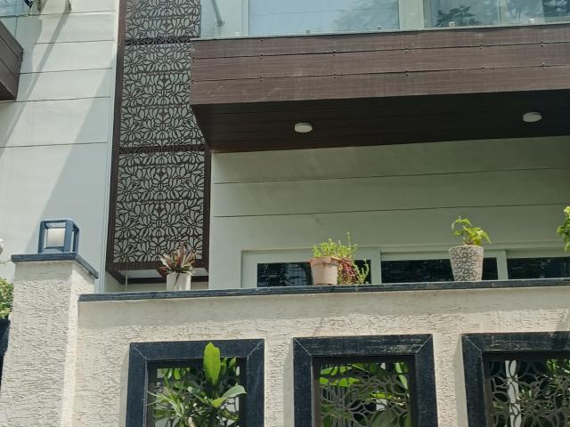 Resale | 3 BHK 120 Sq.Yd. Independent House in Dlf Ankur Vihar