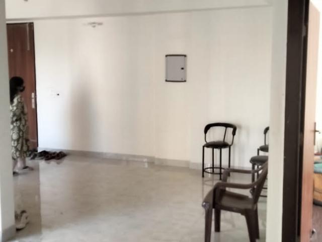 Resale | 3 BHK 1215 Sq.Ft. Apartment in Gulmohur Garden