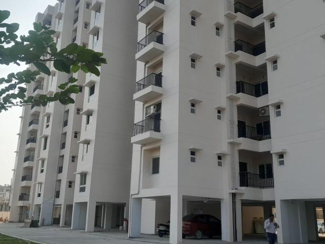 Resale | 3 BHK 1215 Sq.Ft. Apartment in E Square Aspire