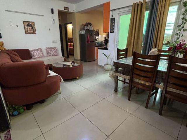 Resale | 3 BHK 1220 Sq.Ft. Apartment in Gulshan Vivante