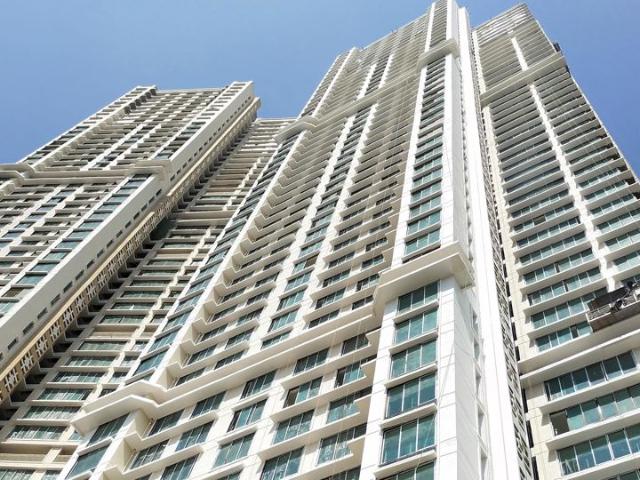 Resale | 3 BHK + 1233 Sq.Ft. Apartment in Peninsula Celestia Spaces