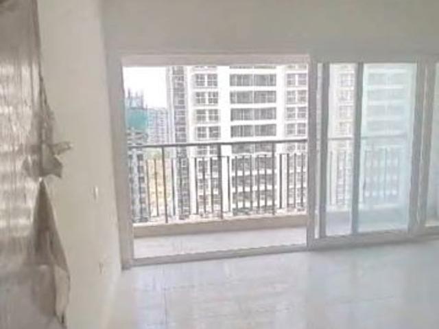 Resale | 3 BHK 1234 Sq.Ft. Apartment in Godrej Splendour