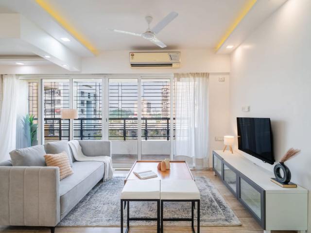 Resale | 3 BHK 1340 Sq.Ft. Apartment in Shrishti Synchronicity