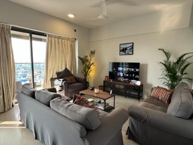 Resale | 3 BHK + 1340 Sq.Ft. Apartment in Rustomjee Paramount