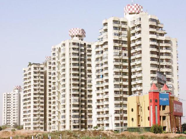 Resale | 3 BHK 1345 Sq.Ft. Apartment in Maple Heights