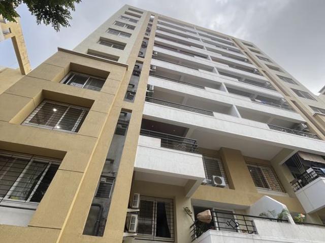 Resale | 3 BHK 1346 Sq.Ft. Apartment in Palladium Homes