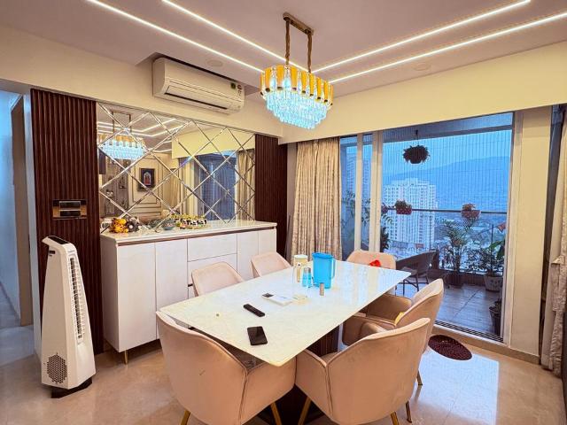 Resale | 3 BHK 1349 Sq.Ft. Apartment in Soham Crystal Spires