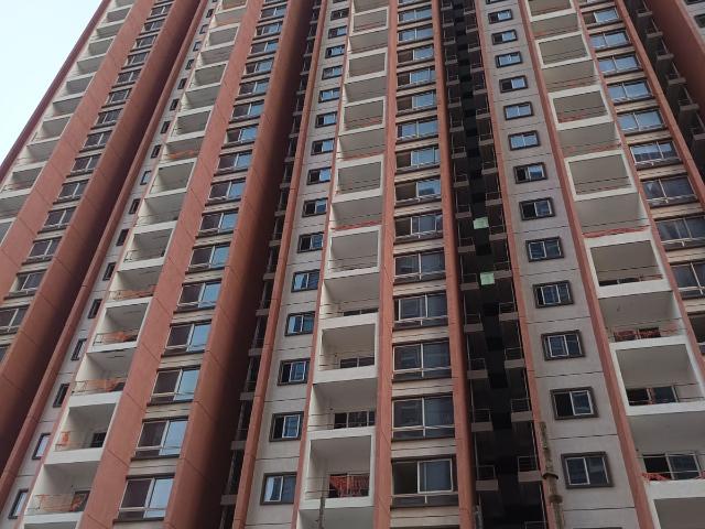 Resale | 3 BHK 1353 Sq.Ft. Apartment in Urbanrise On Cloud 33