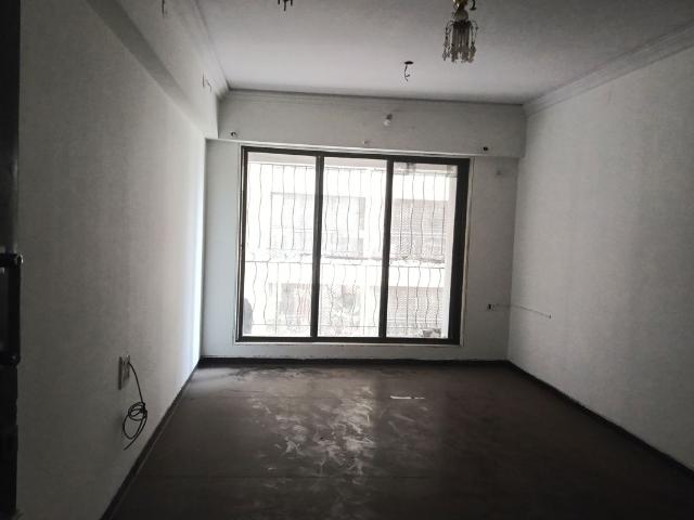 Resale | 3 BHK 1350 Sq.Ft. Apartment in Gaurav Woods