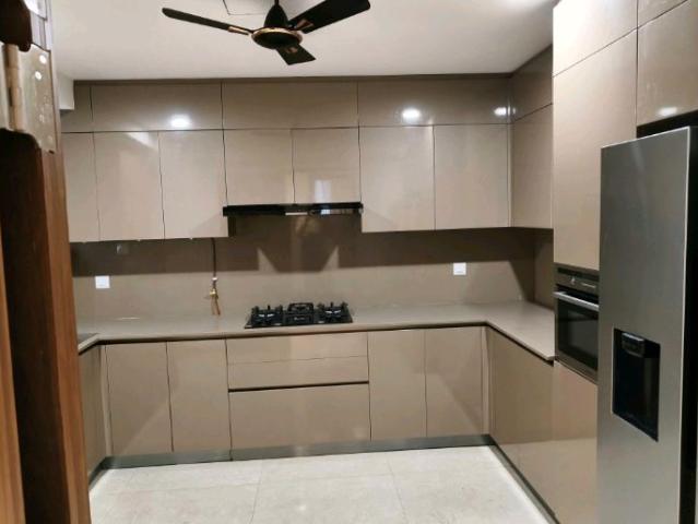 Resale | 3 BHK 1350 Sq.Ft. Apartment in Hiranandani Lake Enclave Glendale