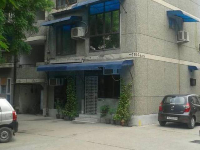 Resale | 3 BHK 1350 Sq.Ft. Apartment in IP Extension