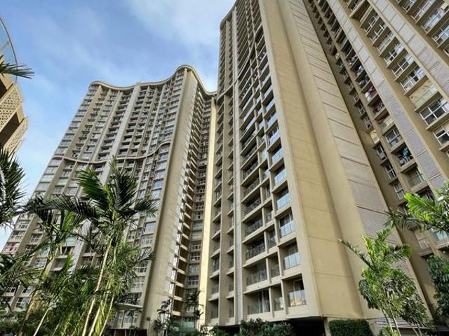 Resale | 3 BHK 1350 Sq.Ft. Apartment in Runwal Elegante