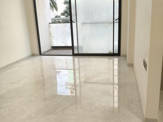 Resale | 3 BHK 1350 Sq.Ft. Apartment in Rustomjee Elita