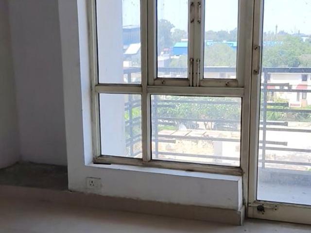 Resale | 3 BHK 1350 Sq.Ft. Apartment in Value Meadows Vista