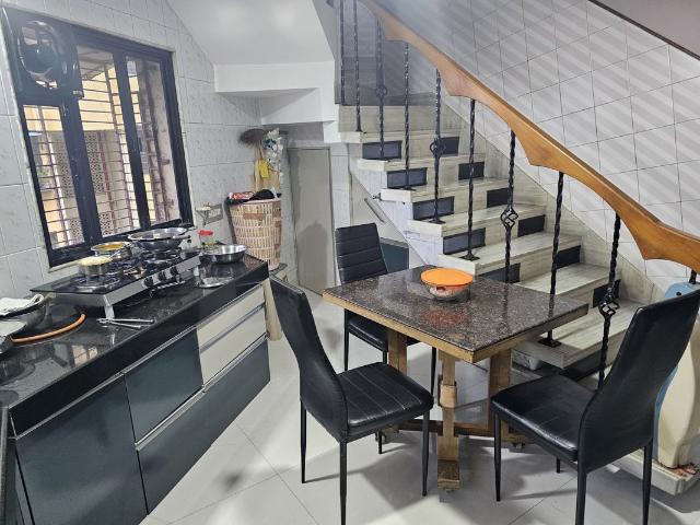Resale | 3 BHK 1350 Sq.Ft. Penthouse in Valley Towers Annex
