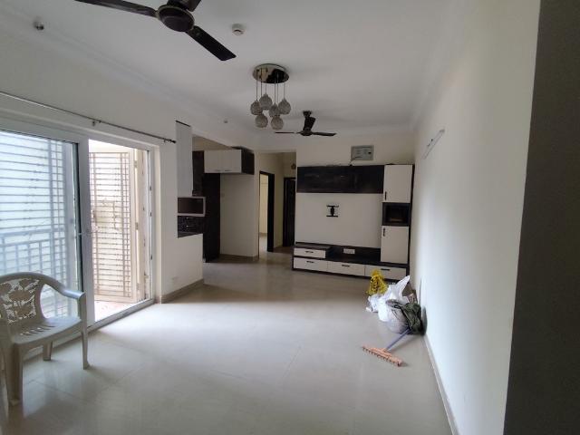 Resale | 3 BHK 1360 Sq.Ft. Apartment in Paramount Floraville