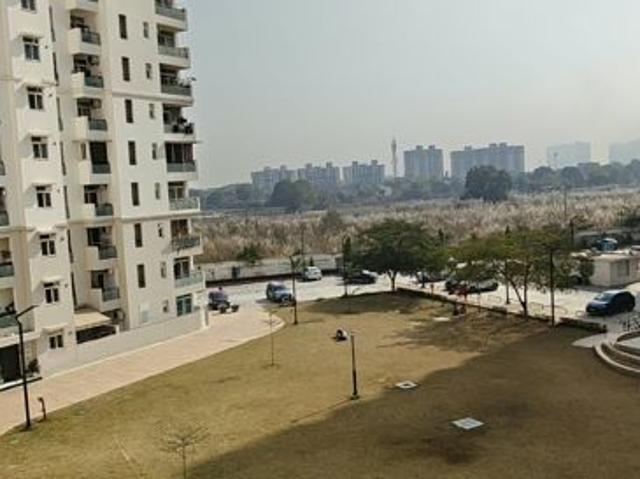Resale | 3 BHK 1365 Sq.Ft. Apartment in Chandra Panorama