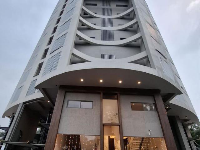 Resale | 3 BHK 1365 Sq.Ft. Apartment in Kalash Trove